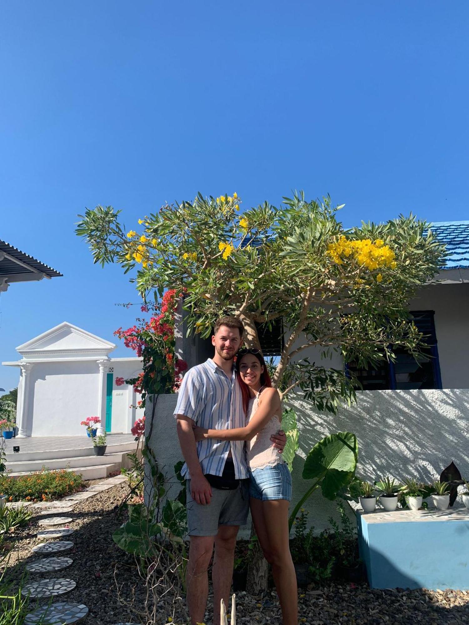Anjo Maumere Hotel & Restaurant Exterior photo